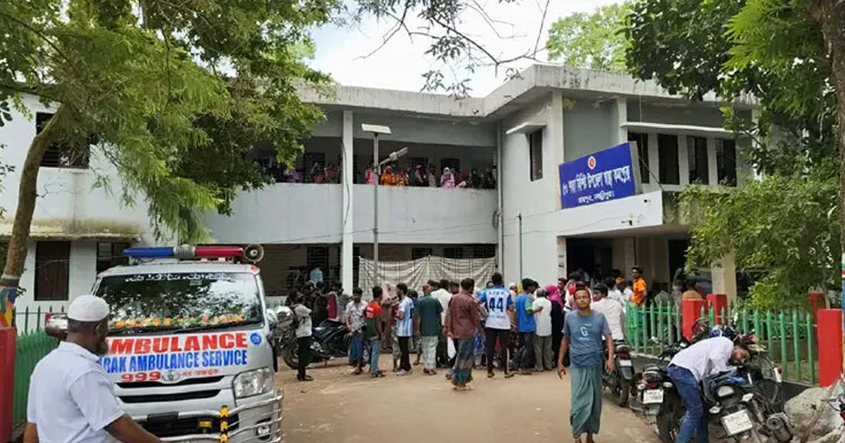 রায়পুরে মা-মেয়েসহ একই পরিবারের ৩ জনকে কুপিয়ে হত্যা